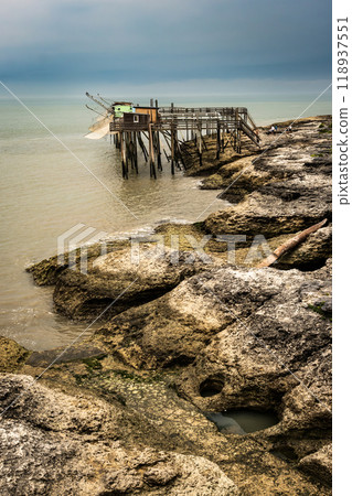 Traditional fisherman hut in french coast 118937551
