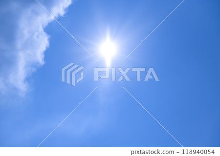 夏天的天空、陽光和雲彩橫濱 夏天的天空、陽光和雲彩橫濱 118940054