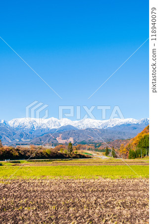 Hakuba village in autumn 118940079