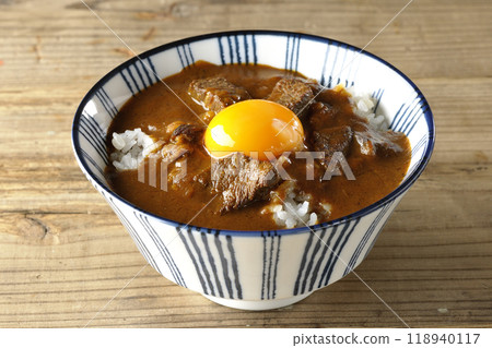 月見牛肉咖哩碗 118940117