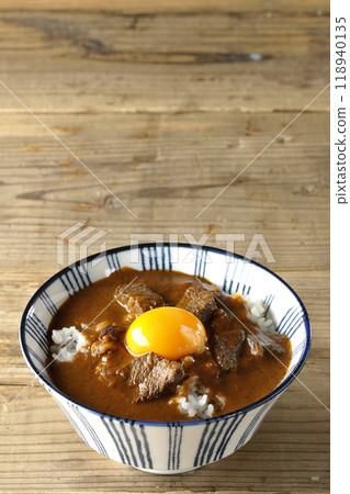 月見牛肉咖哩碗 月見牛肉咖哩碗 118940135