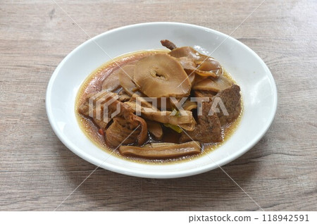 boiled slice Chinese bamboo shoot with ith gluten and tofu vegetarian food on plate  118942591
