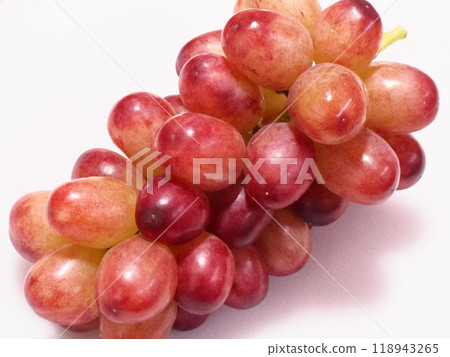 Beautifully colored premium grapes, Queen Rouge 1 118943265