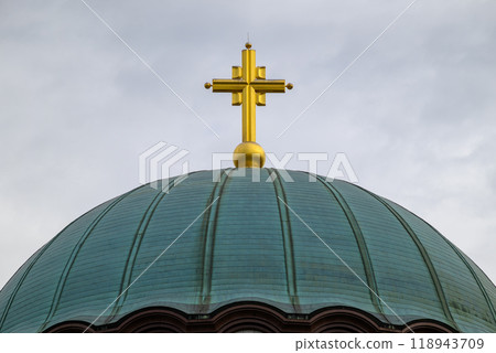 Dome of Saint Sava church, one of the biggest Orthodox Christian churches in the world in Belgrade, Serbia 118943709