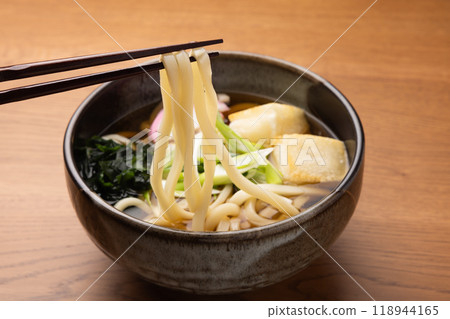 Chikara udon noodles topped with grilled mochi 118944165