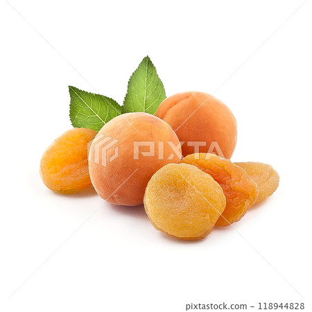 Dried apricots on white backgrounds 118944828