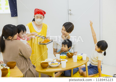 Food education: Cooking class image Food education: Cooking class image 118945223