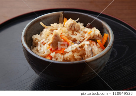 Chicken and burdock rice Chicken and burdock rice 118949523