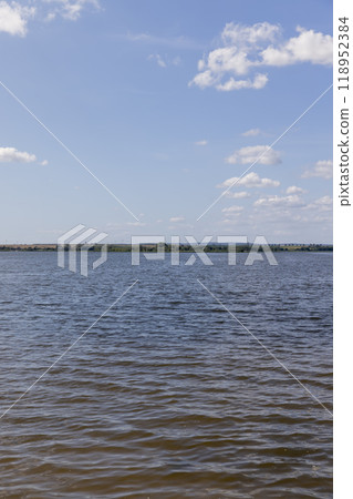 waves on the lake in the summer 118952384