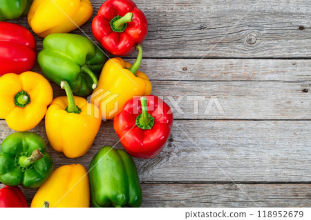 Fresh sweet bell pepper ( paprika ) photography red , green and yellow . Colorful vegetable . Top view 118952679