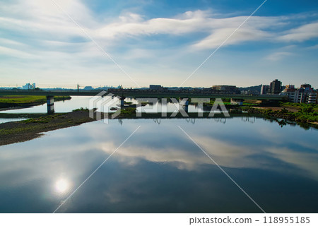 從玉川水道橋看到的小田急線登戶風景 118955185