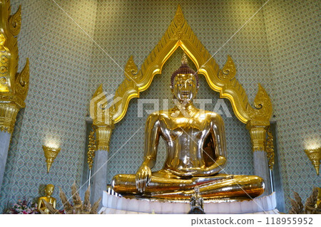 7152 Wat Traimit 118955952