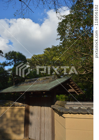 土佐田丘歷史公園、茶室「松雲亭」的庭園大門 土佐田丘歷史公園、茶室「松雲亭」的庭園大門 118956102