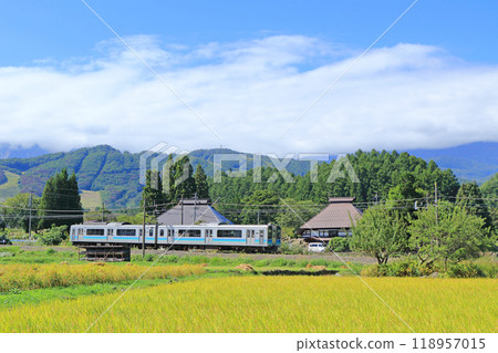 大ito線白馬山麓在初秋 118957015