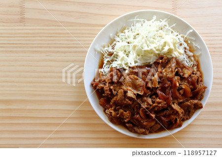 Pork mince with ginger and shredded cabbage with mayonnaise 118957127