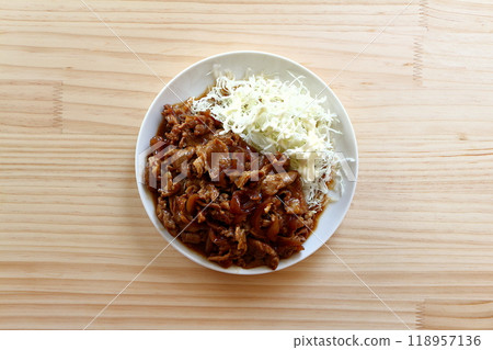Pork mince with ginger and shredded cabbage with mayonnaise 118957136