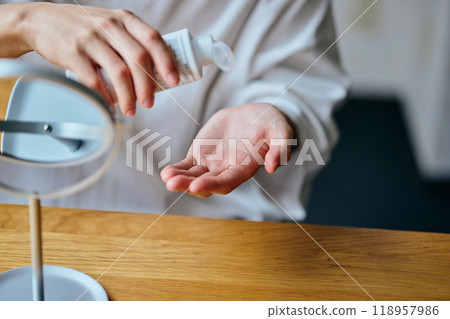 A young man in his 20s taking care of his skin 118957986