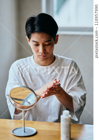 20多歲的年輕人如何保養自己的肌膚 20多歲的年輕人如何保養自己的肌膚 118957990