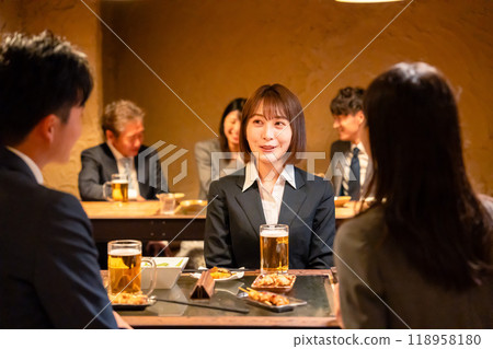 Izakaya Izakaya 118958180