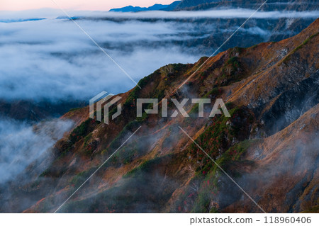 Autumn climbing at Mt. Karamatsu: dawn Autumn climbing at Mt. Karamatsu: dawn 118960406