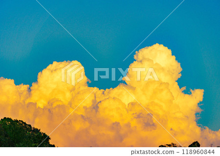 Summer cloud image (evening) Summer cloud image (evening) 118960844