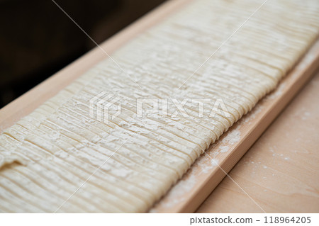 手工烏冬面 118964205