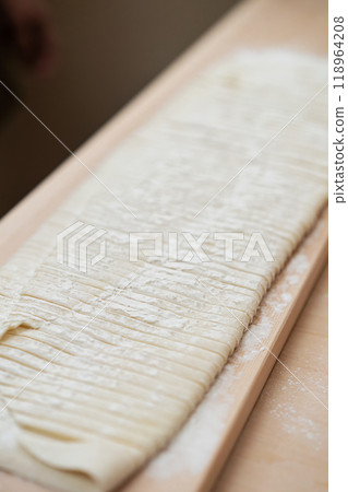 手工烏冬面 118964208