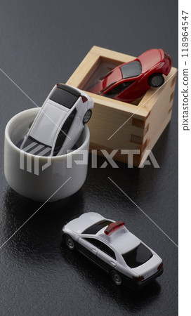 酒後駕車的形象 118964547