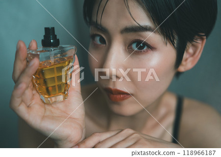 Women's Fragrances Women's Fragrances 118966187