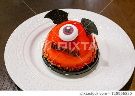 Ghost cake | Halloween Ghost cake | Halloween 118966830