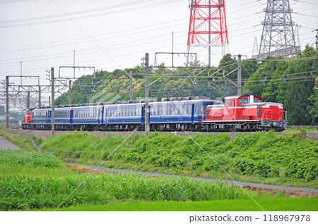 高崎線 本所岡部 JR東日本 DD51-842+12系 + DD51-895(高崎) DL臼井 高崎線 本所岡部 JR東日本 DD51-842+12系 + DD51-895(高崎) DL臼井 118967978