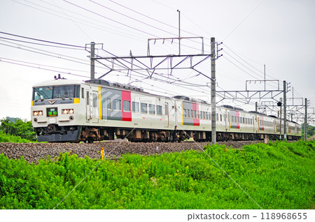 高崎線 岡部本所 JR 東日本 185 系 OM05 編組（大宮）草津 118968655