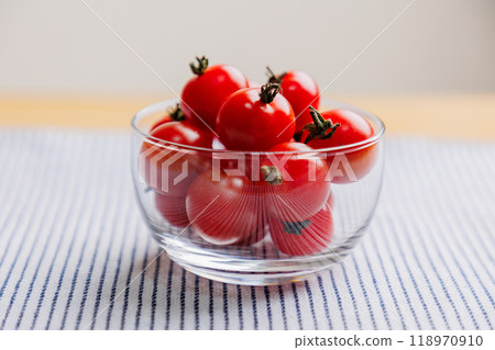  Mini Tomato 118970910