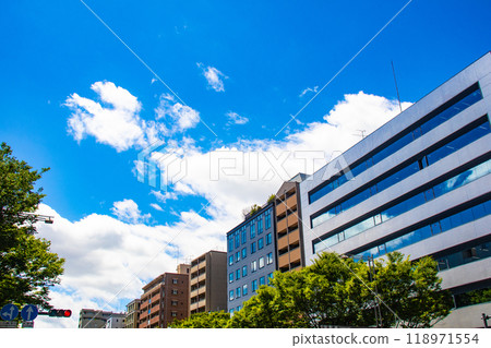 【京都風景】禦池街的天空與建築物 【京都風景】禦池街的天空與建築物 118971554