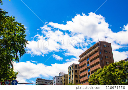 【京都風景】禦池街的天空與建築物 【京都風景】禦池街的天空與建築物 118971558