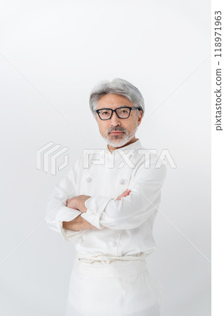 Chef cook senior man 118971963