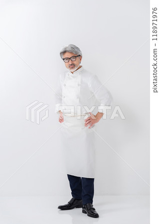 Chef cook senior male whole body 118971976