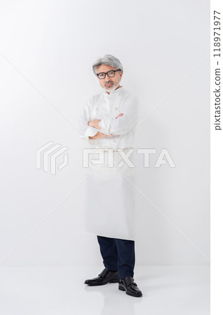 Chef cook senior male whole body 118971977