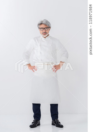 Chef cook senior male whole body Chef cook senior male whole body 118971984