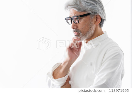 廚師廚師高級男性思考 118971995