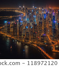 霧霾籠罩下的市中心夜景 118972120
