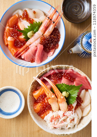 Hokkaido-style seafood bowl 118974359