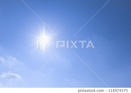 夏天的天空、陽光和雲彩橫濱 118974375