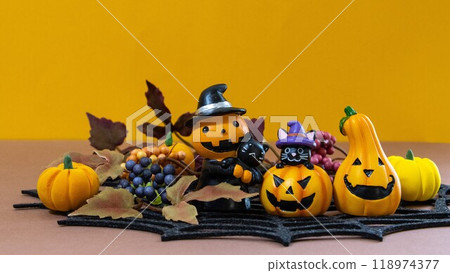 萬聖節背景2蜘蛛網、南瓜、黑貓與落葉 118974377