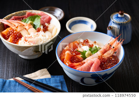 Hokkaido-style seafood bowl Hokkaido-style seafood bowl 118974550