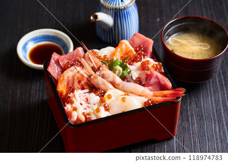 北海道風味海鮮散壽司 118974783