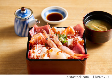 Hokkaido-style seafood sushi Hokkaido-style seafood sushi 118974795