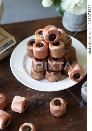Shiny spools 118974923