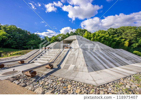 The summit of the Kengyokozuka Tomb (Asuka Village, Takaichi District, Nara Prefecture) 118975407