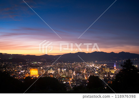 Night view of Beppu city and Kunisaki Peninsula, Beppu Bay 118976398